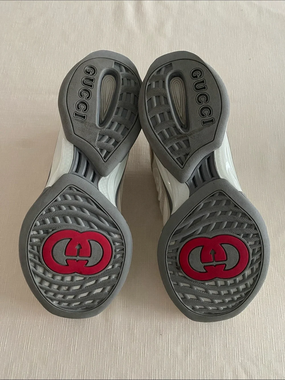 Gucci Run Ultralight Sneakers